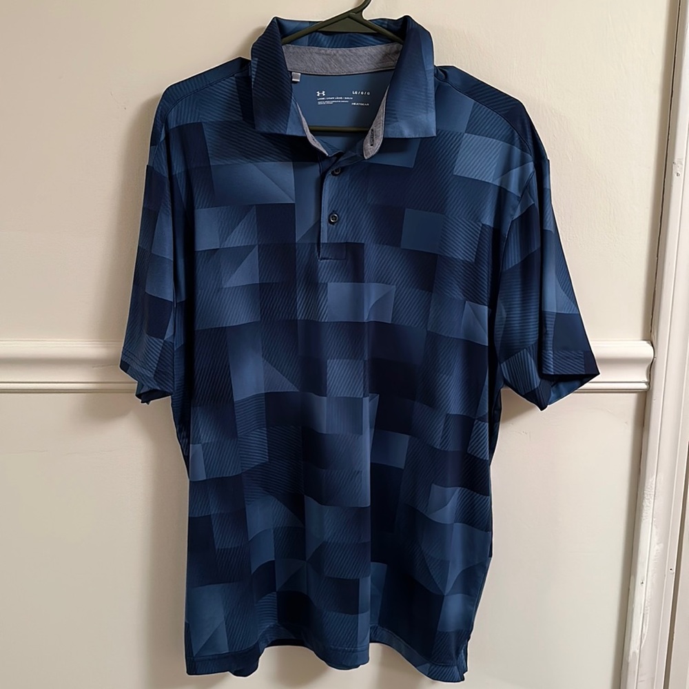 Men’s under armour golf polo blue in color in good shape size large